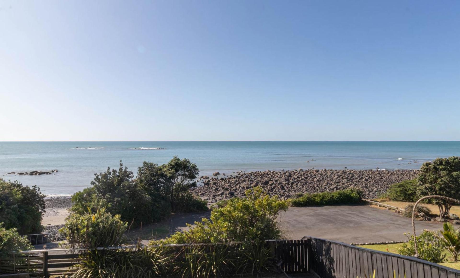 Вилла Beachfront Bliss On Wanaka Terrace Support Local Нью-Плимут Экстерьер фото