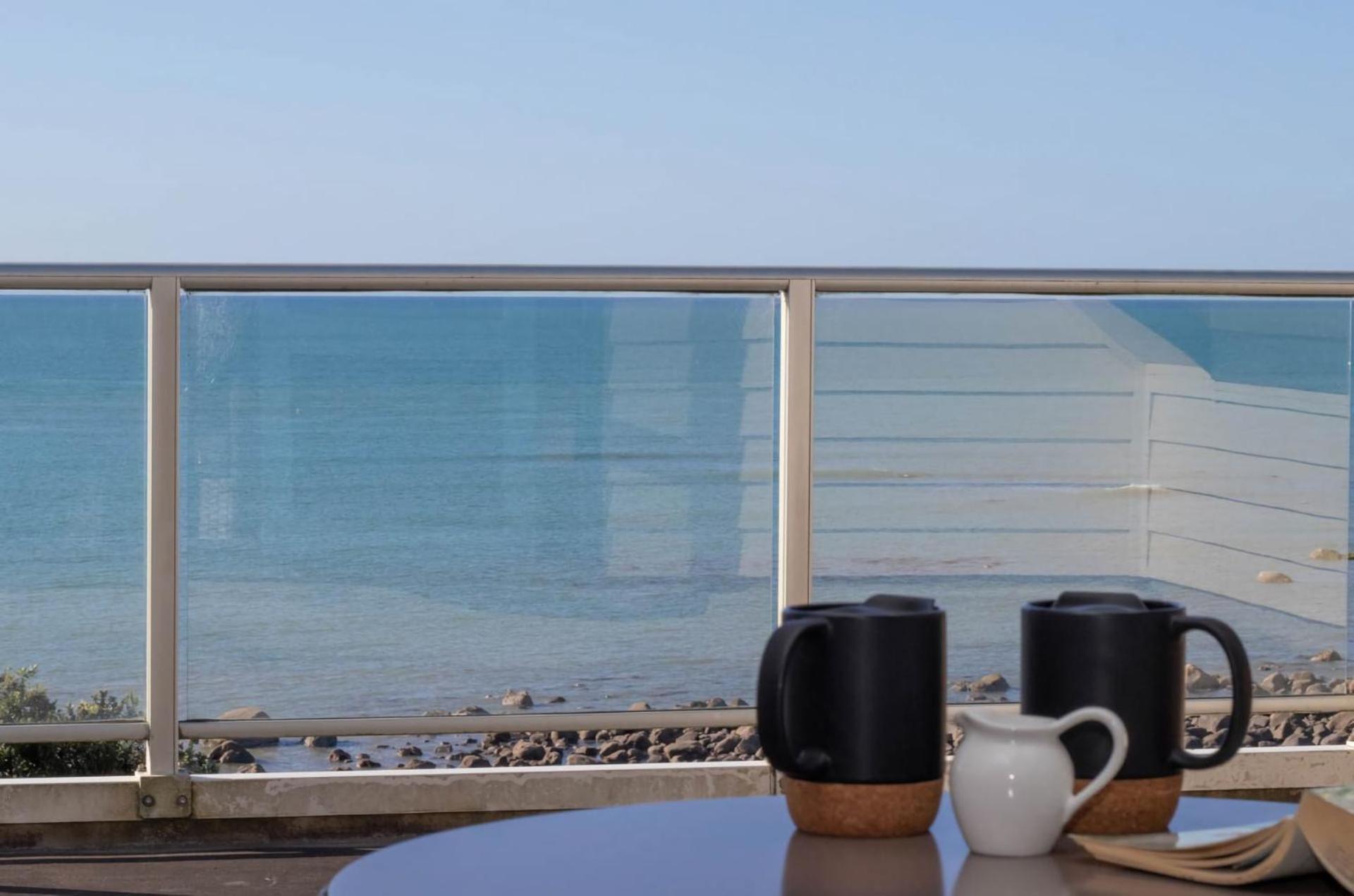Вилла Beachfront Bliss On Wanaka Terrace Support Local Нью-Плимут Экстерьер фото
