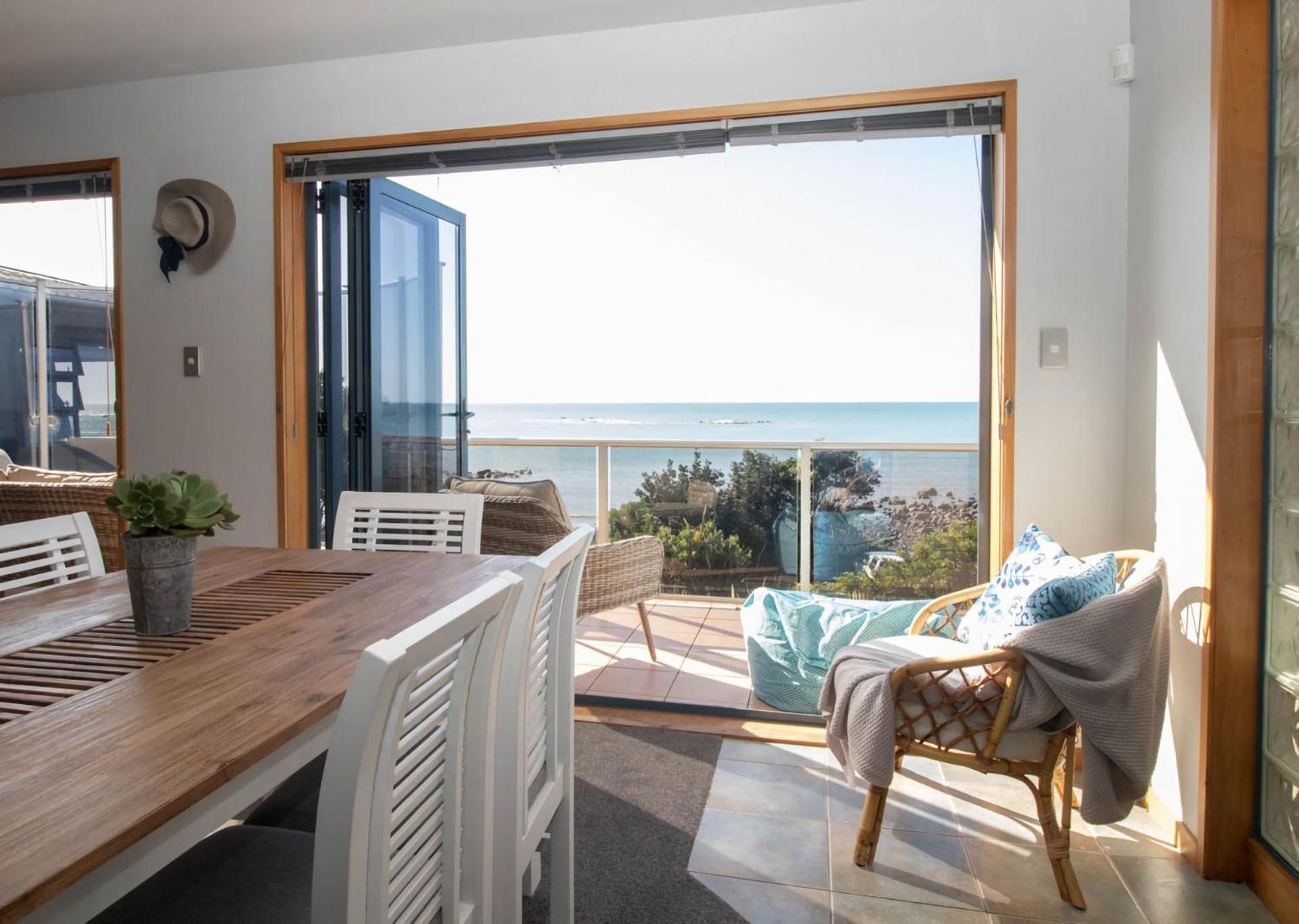 Вилла Beachfront Bliss On Wanaka Terrace Support Local Нью-Плимут Экстерьер фото